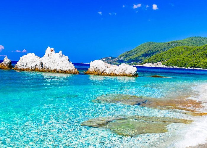 Metro: Τα πέντε ελληνικά νησιά που προτείνει για διακοπές