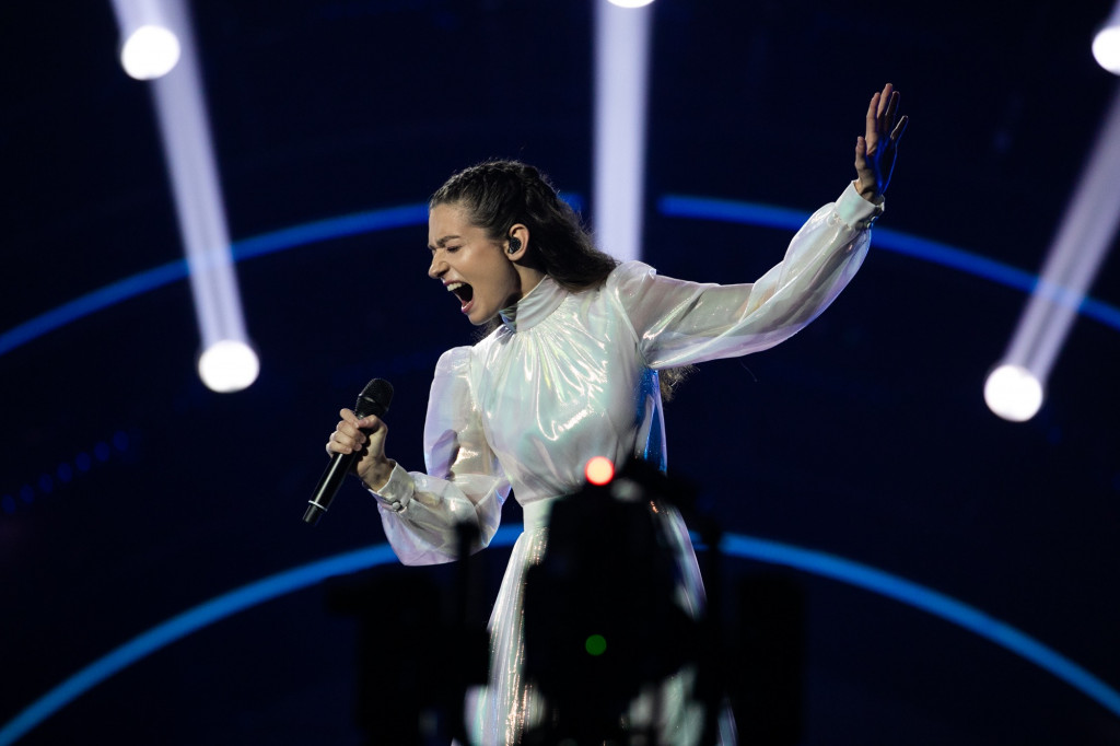 Eurovision 2022: Καθήλωσε η Αμάντα Γεωργιάδη με το «Die Together»! - Καταχειροκροτήθηκε από τους θεατές (VIDEO)