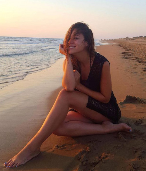 Μπάγια Αντωνοπούλου: Πόζαρε τόπλες σε παραλία και... μας άφησε άφωνους (ΦΩΤΟ)