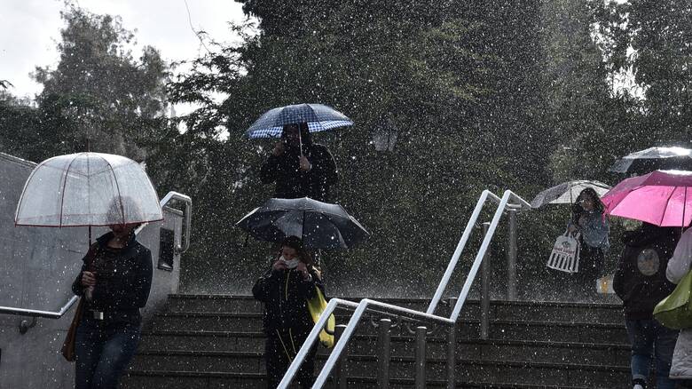 Εκτακτο δελτίο καιρού από την ΕΜΥ: Ερχονται βροχές και καταιγίδες την Κυριακή