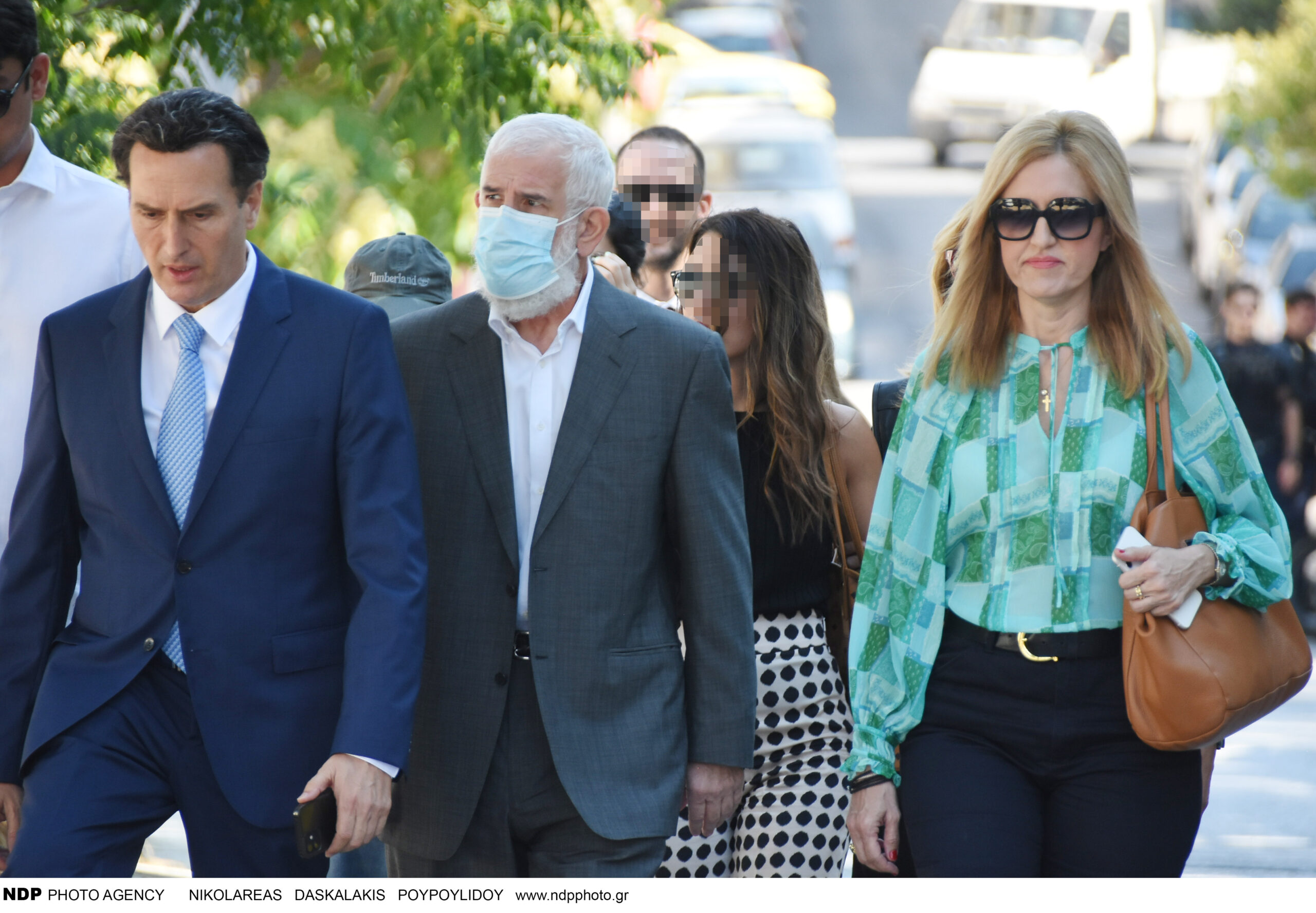 Πέτρος Φιλιππίδης: Έφτασε χωρίς χειροπέδες στο δικαστήριο (ΦΩΤΟ)