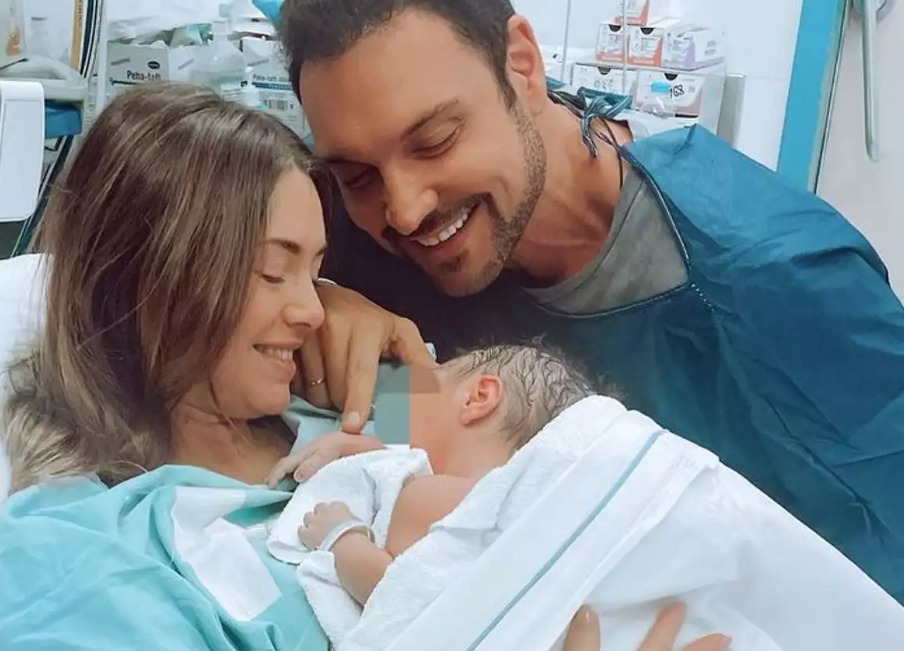 Γέννησε η Ιωάννα Σιαμπάνη – Πατέρας για πρώτη φορά ο Τζίμης Σταθοκωστόπουλος