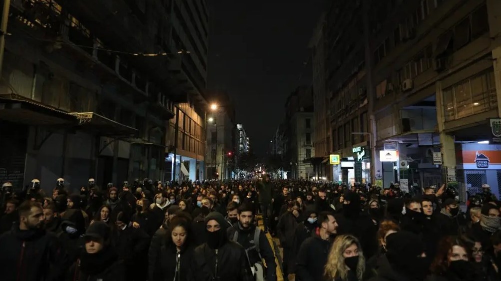 Πάνω από 4.000 οι συγκεντρωμένοι στο κέντρο της Αθήνας στη μνήμη του Γρηγορόπουλου – 6 προσαγωγές