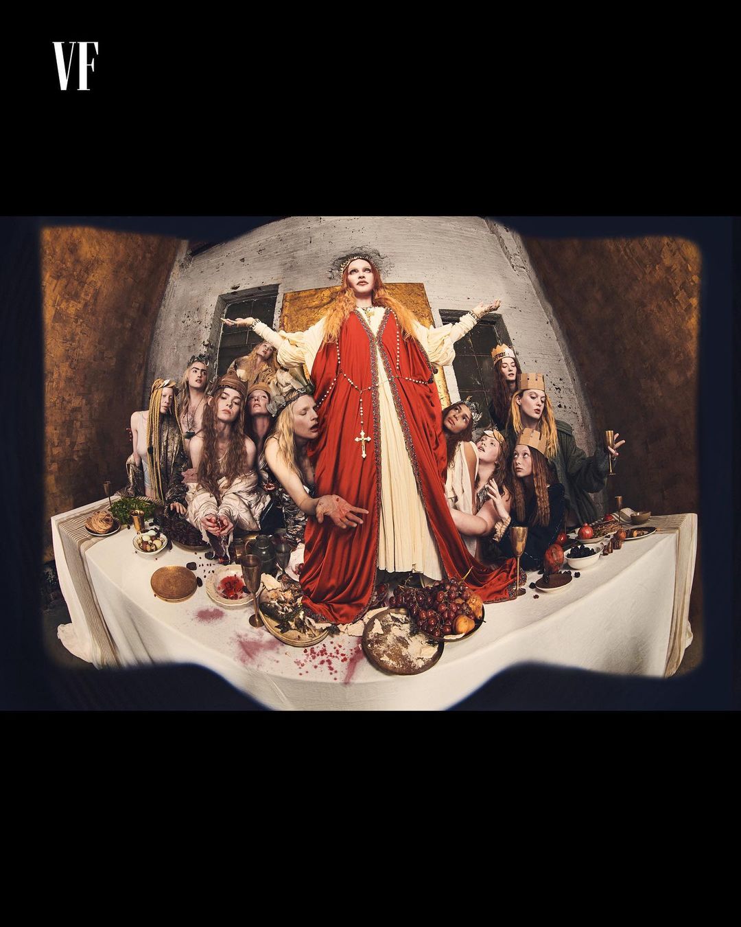 Η Μαντόνα ποζάρει σαν τον Ιησού στον Μυστικό Δείπνο (ΦΩΤΟ)
