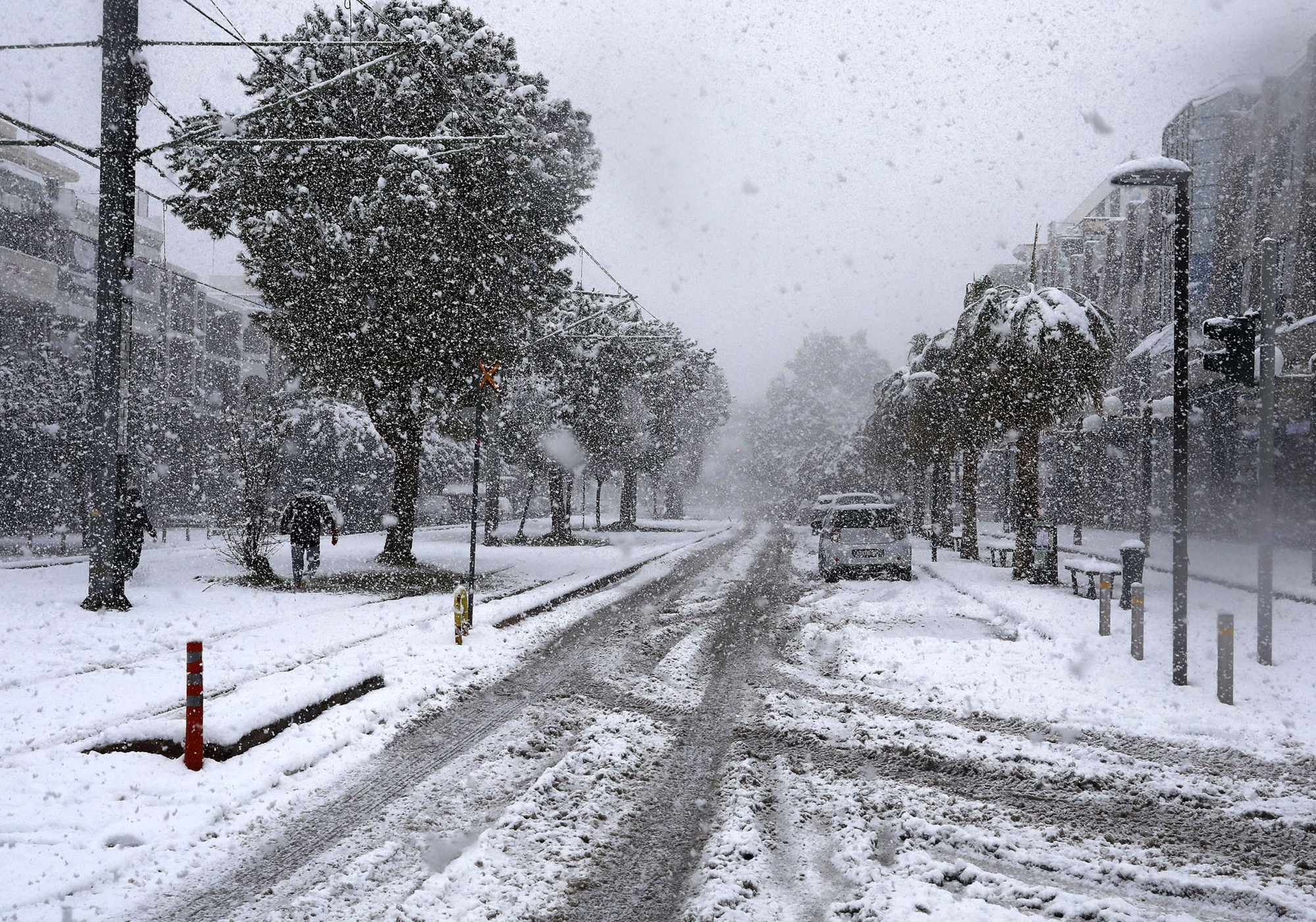 Κακοκαιρία Μπάρμπαρα: Εστάλη 112 στην Αττική - Επικίνδυνη χιονόπτωση αύριο
