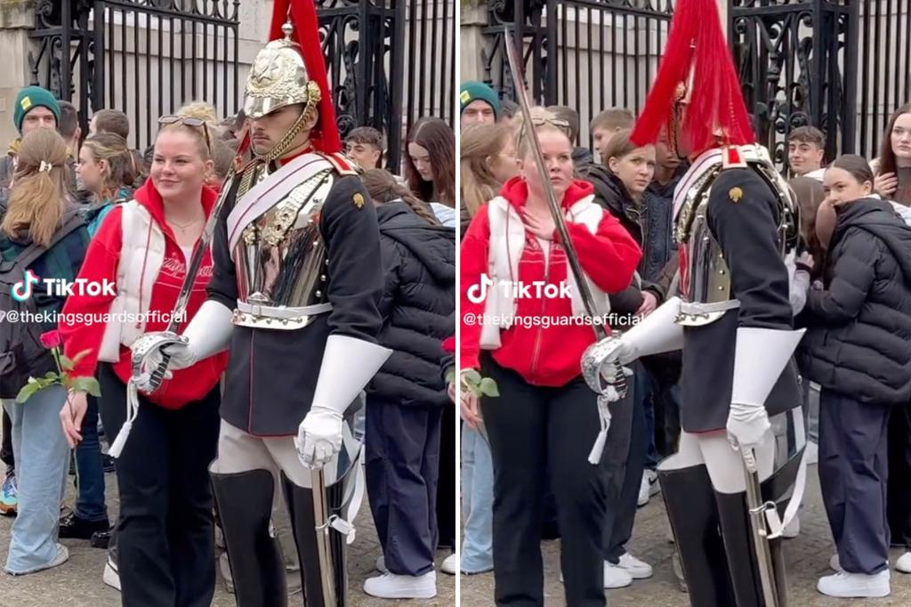 «Μην ακουμπάς!»: Βασιλικός φρουρός στο Μπάκιγχαμ ουρλιάζει σε τουρίστρια (VIDEO)