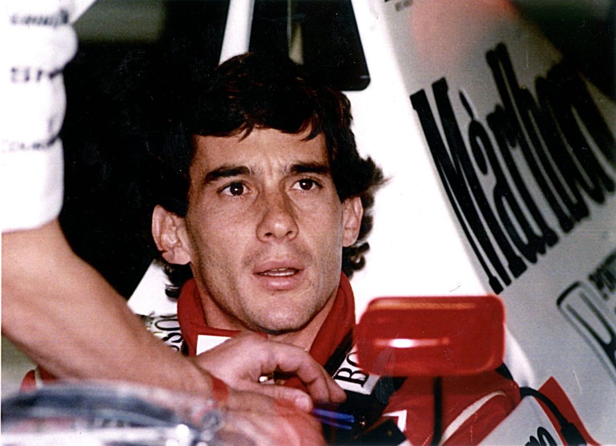 Αyrton Senna: Σαν σήμερα σκοτώθηκε ο πιλότος που είχε δυο μεγάλα πάθη - Την ταχύτητα και το γυναικείο φύλο (ΦΩΤΟ)