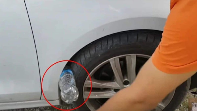 Απίστευτο: Δείτε πως μπορούν να σας κλέψουν το αυτοκίνητο με ένα πλαστικό μπουκάλι νερού (VIDEO)