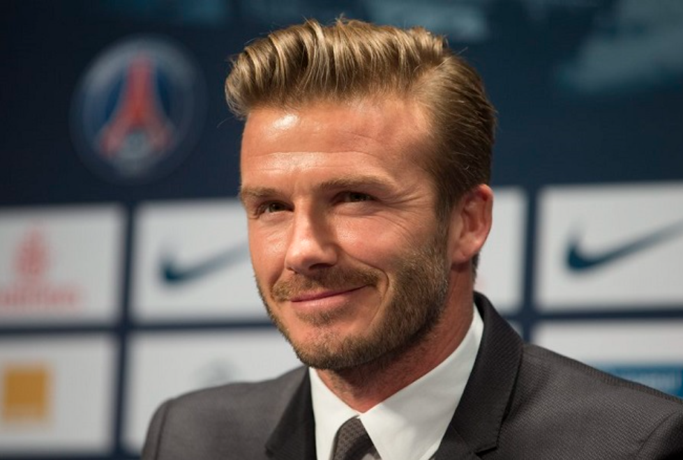 Ο David Beckham έκανε ένα δωράκι στον βασιλιά Κάρολο (VIDEO)