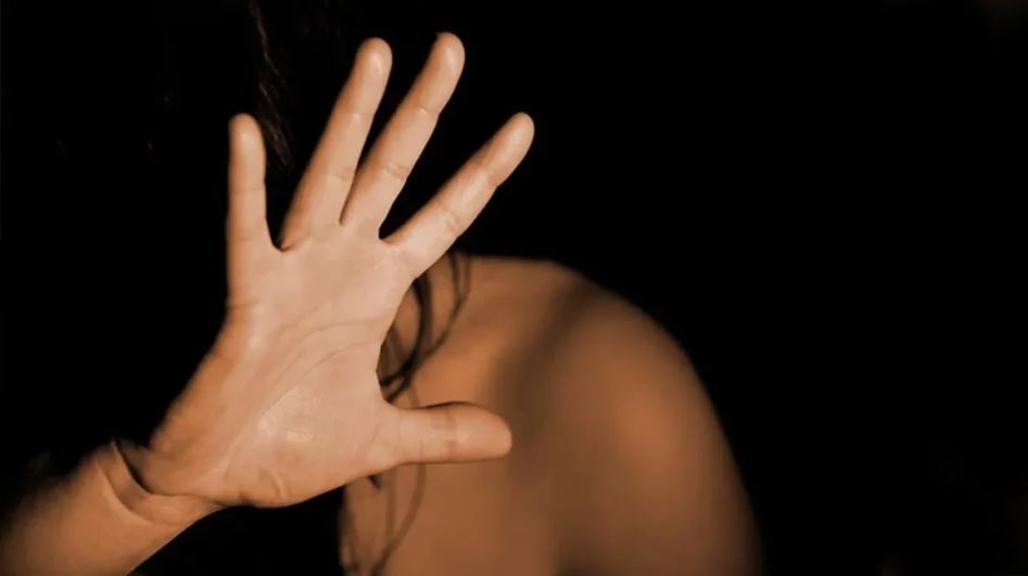 Μύκονος: Σεξουαλική επίθεση σε 24χρονη από τον εργοδότη – Την χτύπησε και η σύντροφός του