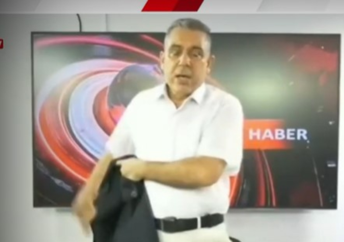 Απίστευτο VIDEO: Τούρκος παρουσιαστής έβγαλε τα ρούχα του την ώρα του δελτίου!