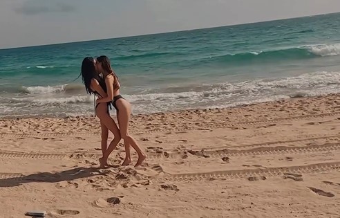 Μαριάνα Βαρελά - Φαμπιόλα Βαλεντίν: Είναι ερωτευμένες και δεν το κρύβουν - Τα «καυτά» φιλιά στη Νέα Υόρκη (VIDEO & ΦΩΤΟ)