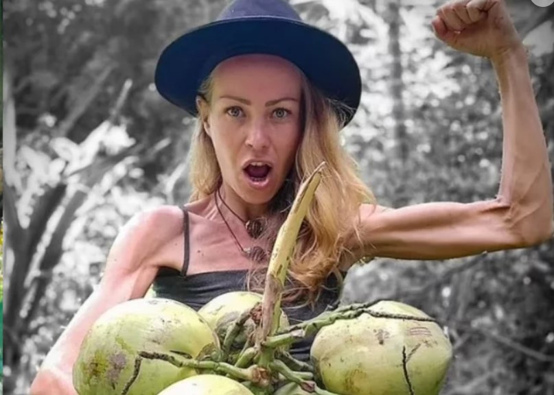 Σοκ: Νεκρή διάσημη vegan influencer - Έτρωγε μόνο φρούτα για χρόνια! (VIDEO)