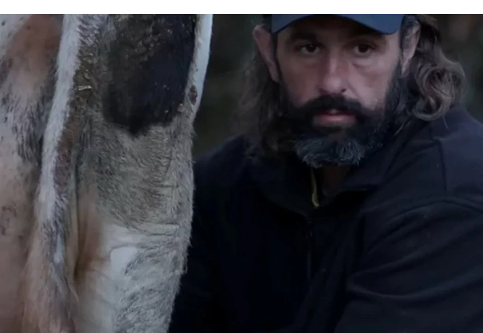 Φάρμα: Σάλος στο ριάλιτι, παίκτες κατηγορούν συμπαίκτη τους ότι κακοποίησε ζώο - Άναυδος ο Κουτσόπουλος! (VIDEO)