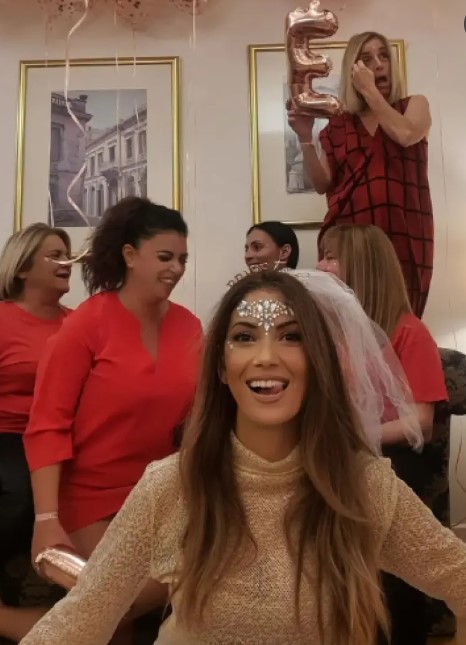 Παντρεύτηκε η δημοσιογράφος Γιώτα Τσιμπρικίδου (VIDEO & ΦΩΤΟ)