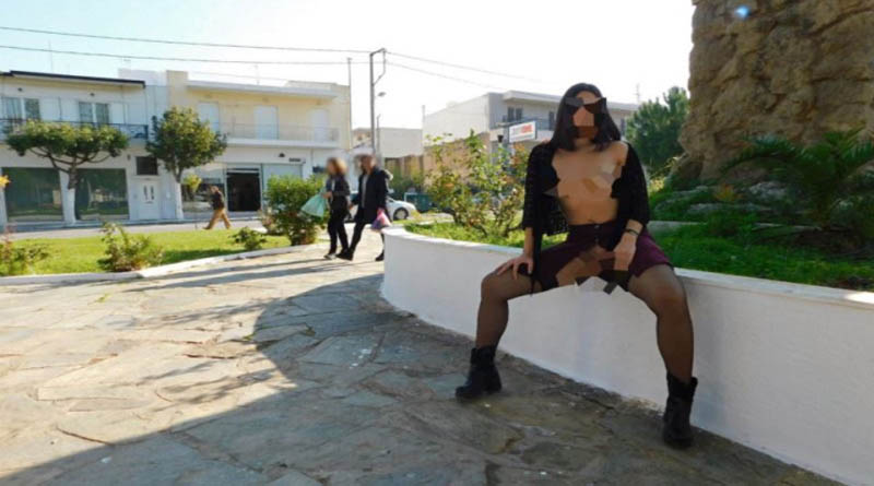 Σάλος με το γυμνό «μοντέλο» που φωτογραφίζεται στη μέση του δρόμου στα νότια προάστια! (ΦΩΤΟ)