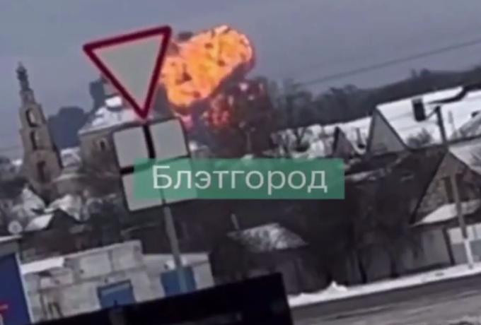 Συνετρίβη στο Μπελγκορόντ της Ρωσίας αεροσκάφος με 63 επιβαίνοντες - Καρέ καρέ η πτώση (VIDEO)