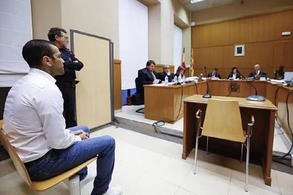 Δίκη Άλβες: Συγκλονίζουν οι καταθέσεις την πρώτη ημέρα στο δικαστήριο της Βαρκελώνης (ΦΩΤΟ)