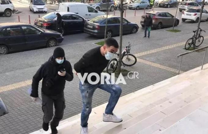 Νέα προθεσμία να απολογηθεί πήρε ο τράπερ για την επίθεση σε φοιτητή στη Θεσσαλονίκη