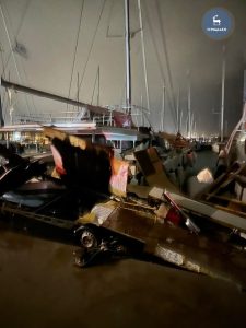 Ρόδος: Ανεμοστρόβιλος έπληξε το νησί- Ξεριζώθηκαν δέντρα, αναποδoγύρισαν σκάφη, απεγκλωβίστηκαν επιβάτες οχήματος