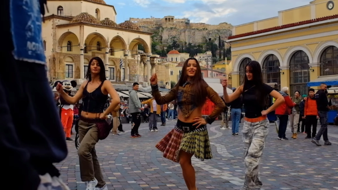 Μαρίνα Σάττι: Ξετρελαμένοι οι Eurofans με τα πλάνα του βιντεοκλίπ της - «Πρέπει οπωσδήποτε να πάμε Ελλάδα διακοπές»