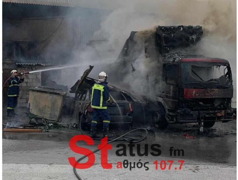 Θεσσαλονίκη: Μεγάλη φωτιά σε συνεργείο στην περιοχή των Σφαγείων -Κάηκε φορτηγό και αυτοκίνητα
