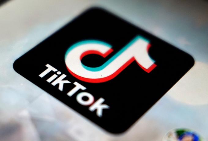 TikTok: Όλο και πιο κοντά στην απαγόρευσή του στις ΗΠΑ μετά την ψήφιση νομοσχεδίου
