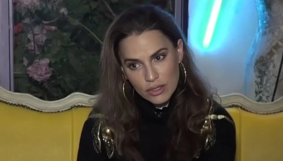 Αποκάλυψε πως και συμμετείχε στο Emily in Paris η Μελία Κράιλινγκ (VIDEO)